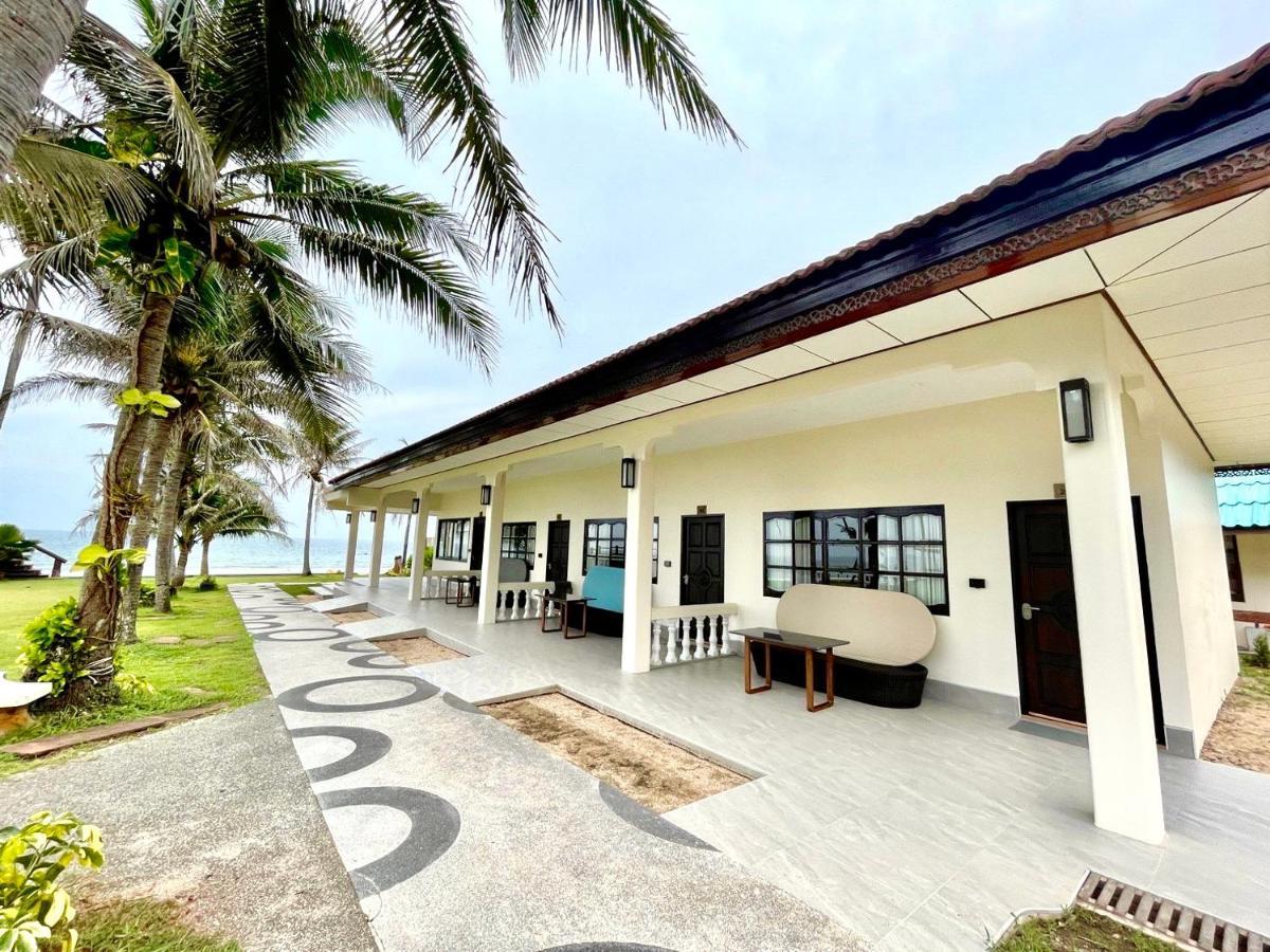 Ban Saithong Beach Resort Bang Saphan Noi Exterior foto