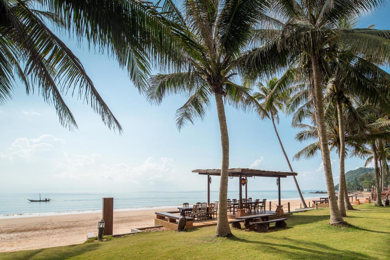 Ban Saithong Beach Resort Bang Saphan Noi Exterior foto